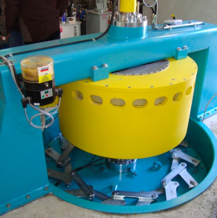 Насос QLS401 SSV с электрическим приводом: надежное решение для автоматической смазки